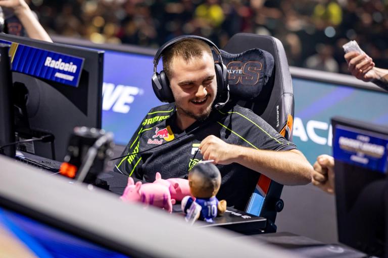 CS analyst and commentator Pimp tells his story in the new documentary series Away From Keyboard